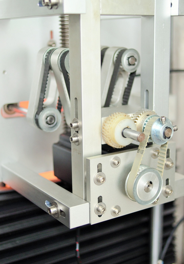 ਕੈਪ ਅਤੇ ਸਰੀਰ ਦੀ ਸੀਲਿੰਗ ਦੋ ਸਿਰਾਂ ਨਾਲ ਸਲੀਵ ਲੇਬਲਿੰਗ ਮਸ਼ੀਨ ਨੂੰ ਸੁੰਗੜਦੀ ਹੈ