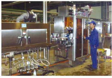 ਪੀਵੀਸੀ ਅਤੇ ਪੀਈਟੀ ਬੋਤਲਾਂ ਲਈ ਵਾਟਰਪ੍ਰੂਫ ਅਤੇ ਰਸਟ੍ਰੂਫ ਸਕ੍ਰਿੰਚ ਸਲੀਵ ਲੇਬਲ ਮਸ਼ੀਨ