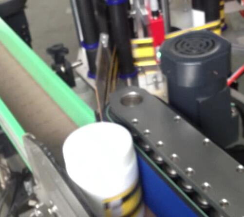 ਗੋਲ ਬੋਤਲ ਲੇਬਲਿੰਗ ਮਸ਼ੀਨ, ਬਾਉਂਡਿੰਗ ਸੂਗਰ ਜਾਰ ਲਈ ਬੋਤਲਿੰਗ ਅਤੇ ਲੇਬਲਿੰਗ ਮਸ਼ੀਨ