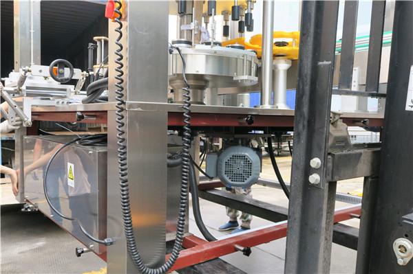 ਗੋਲ ਬੋਤਲ ਰੋਟਰੀ ਸਟਿੱਕਰ ਲੇਬਲਿੰਗ ਮਸ਼ੀਨ ਉਪਕਰਣ ਦੀ ਮੋਟਾਈ ≥ 30mm