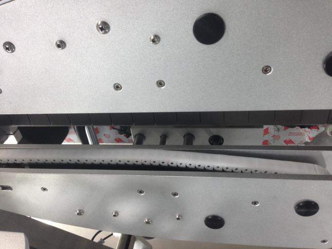 ਮਲਟੀਪਲ ਕਿਸਮਾਂ ਬੋਤਲ ਸਟਿੱਕਰ ਲੇਬਲਿੰਗ ਮਸ਼ੀਨ ਪੀ ਐਲ ਸੀ ਕੰਟਰੋਲ ਸਿਸਟਮ