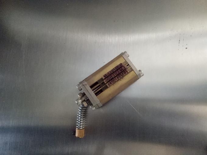 ਕੋਡਿੰਗ ਮਸ਼ੀਨ ਨਾਲ ਤਿੰਨ ਜਾਂ ਡਬਲ ਸਾਈਡ ਸਟਿੱਕਰ ਲੇਬਲਿੰਗ ਮਸ਼ੀਨ ਨੂੰ ਅਨੁਕੂਲਿਤ