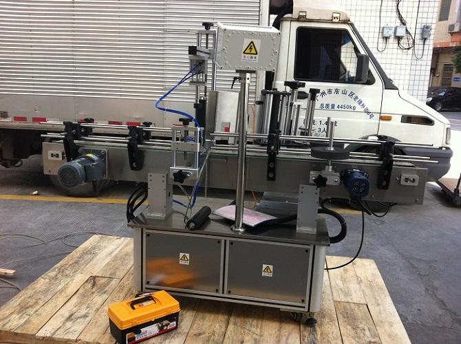 ਅਡੈੱਸਵੀ ਲੇਬਲ ਲਈ ਉੱਚ ਪ੍ਰਿਸਟੀਸੀਸ਼ਨ ਡਿ Dਲ ਲੇਬਲ ਗੋਲ ਬੋਤਲ ਸਟਿੱਕਰ ਲੇਬਲਿੰਗ ਮਸ਼ੀਨ