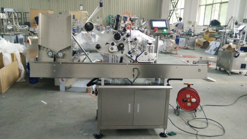 ਚਾਈਨਾ ਹਾਈ ਸਪੀਡ ਛੋਟੇ ਗੋਲ ਕੈਨ ਲੇਬਲ ਐਡੈਸਿਵ ਮਸ਼ੀਨ, ਕਾਸਮੈਟਿਕਸ ਸਪਲਾਇਰ ਲਈ ਅੱਖਾਂ ਦੀ ਬਲੈਕ ਬੋਤਲ ਲੇਬਲ ਸਟਿੱਕਰ ਮਸ਼ੀਨ