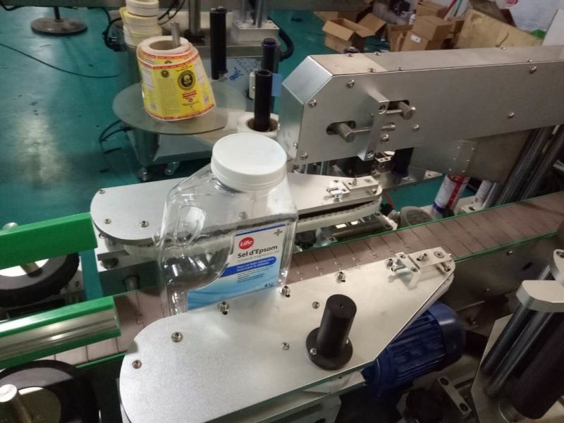 ਚਾਈਨਾ SUS304 ਕੈਬਨਿਟ ਦੋ ਸਾਈਡਜ਼ ਵਰਗ ਬੋਤਲ ਸਟਿੱਕਰ ਲੇਬਲਿੰਗ ਮਸ਼ੀਨ ਨਿੱਜੀ ਦੇਖਭਾਲ ਉਤਪਾਦ ਸਪਲਾਇਰ ਦੇ ਨਾਲ