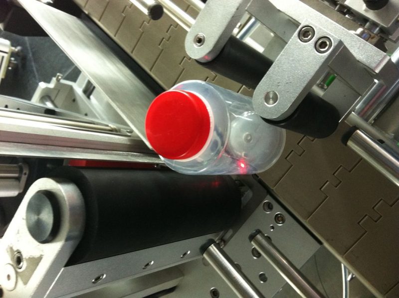 ਚਾਈਨਾ ਬੀਅਰਜ ਇੰਡਸਟਰੀ ਗੋਲ ਬੋਤਲ ਸਟਿੱਕਰ ਲੇਬਲਿੰਗ ਮਸ਼ੀਨ ਇਲੈਕਟ੍ਰਿਕ ਡ੍ਰਾਈਵਡ ਟਾਈਪ ਸਪਲਾਇਰ