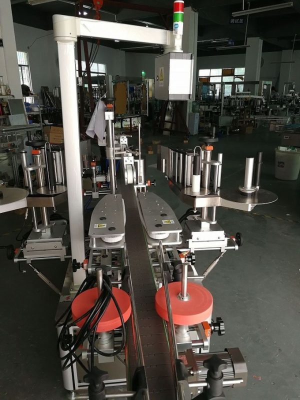 ਸ਼ੈਂਪੂ ਓਵਲ ਅਤੇ ਫਲੈਟ ਦੀਆਂ ਬੋਤਲਾਂ ਲਈ ਆਟੋਮੈਟਿਕ ਡਬਲ ਸਾਈਡ ਸਟਿੱਕਰ ਲੇਬਲਿੰਗ ਮਸ਼ੀਨ