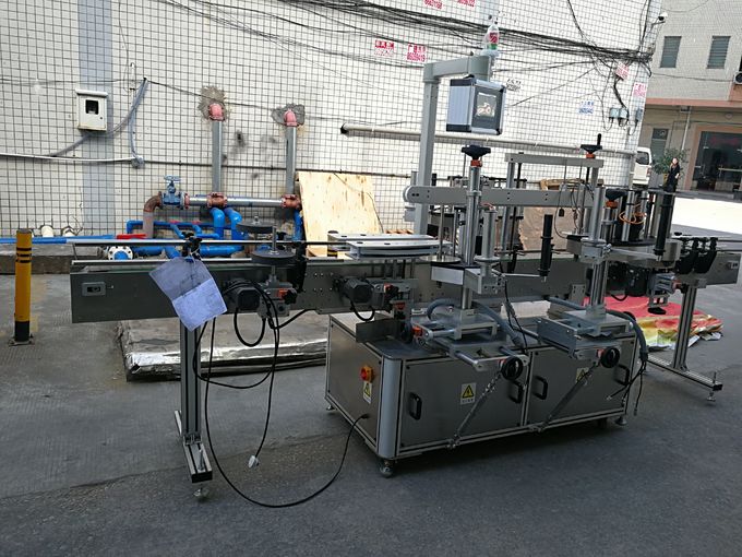 ਤਿੰਨ ਲੇਬਲ ਸੈਲਫ ਅਡੈਸਿਵ ਲੇਬਲਿੰਗ ਮਸ਼ੀਨ 110 ਵੀ / 380 ਵੀ ਵੋਲਟੇਜ