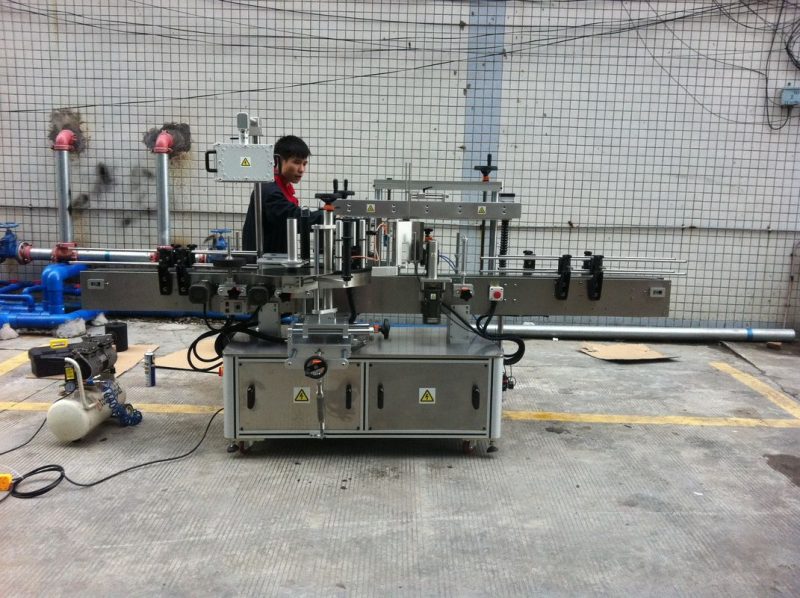 ਚੀਨ ਪਾਲਤੂ ਬੋਤਲਾਂ ਸਾਹਮਣੇ ਅਤੇ ਪਿਛਲੇ ਸਪਲਾਇਰ ਲਈ ਪੂਰੀ ਆਟੋਮੈਟਿਕ ਚਿਪਕਣ ਵਾਲੀ ਗੋਲ ਬੋਤਲ ਲੇਬਲਿੰਗ ਮਸ਼ੀਨ